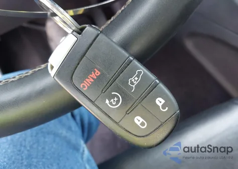 2016 Jeep Grand Cherokee Limited z USA, uszkodzony, nr VIN 1C4RJFBG0GC317562